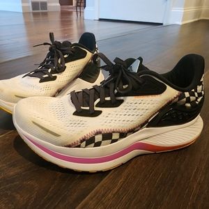Womens Saucony Endorphine sneakers